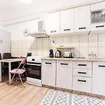 Albert Residence Authentic Old Town Suites & Parking Appartement *