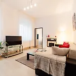 Apartament Albert Residence Premium Apartments With Complimentary Parking Save 23 Percent Off For Your Next Stay In Brasov Old Town Brașov
