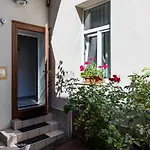Albert Residence Authentic Old Town Suites & Parking * Braşov