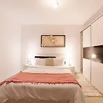 Albert Residence Authentic Old Town Suites & Parking Braşov