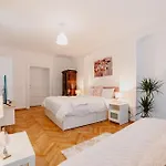 Albert Residence Premium Apartments With Complimentary Parking Save 23 Percent Off For Your Next Stay In Brasov Old Town Brașov