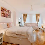 Albert Residence Premium Apartments With Complimentary Parking Save 23 Percent Off For Your Next Stay In Brasov Old Town Brașov