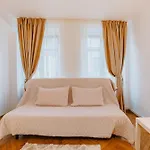 Apartment Albert Residence Old Town Aparthotel Brasov