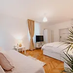 Albert Residence Premium Apartments With Complimentary Parking Save 23 Percent Off For Your Next Stay In Brasov Old Town