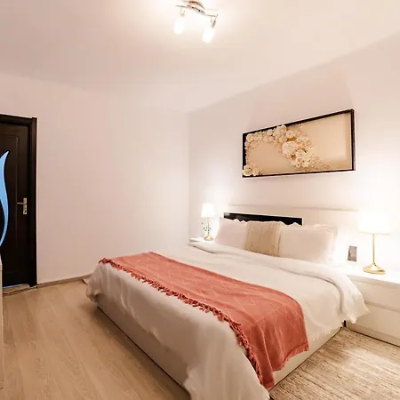 Anastasia With Parking Apartamento *