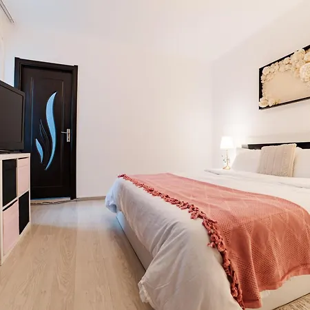 Albert Authentic Suites Brasov - Tampa View - Preferred Spa Rates & Exclusive Guest Benefits Brasov
