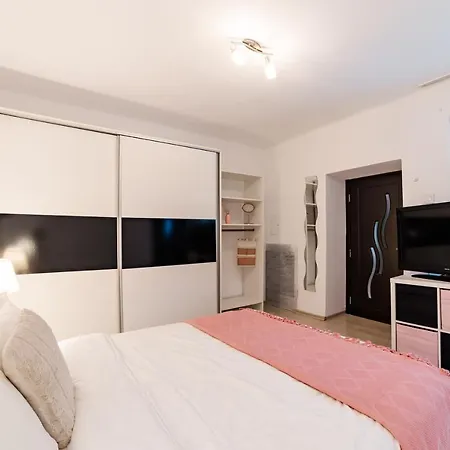 Anastasia With Parking *