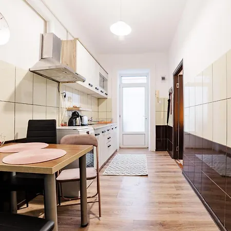 Apartment Albert Authentic Suites Brasov - Tampa View - Preferred Spa Rates & Exclusive Guest Benefits