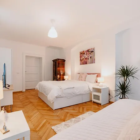 Anastasia With Parking Braşov