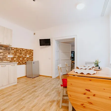 Apartment Albert Authentic Suites Brasov - Tampa View - Preferred Spa Rates & Exclusive Guest Benefits Brasov