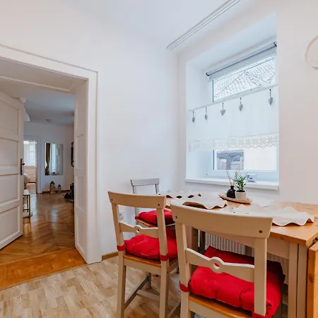 Anastasia With Parking Apartamento *