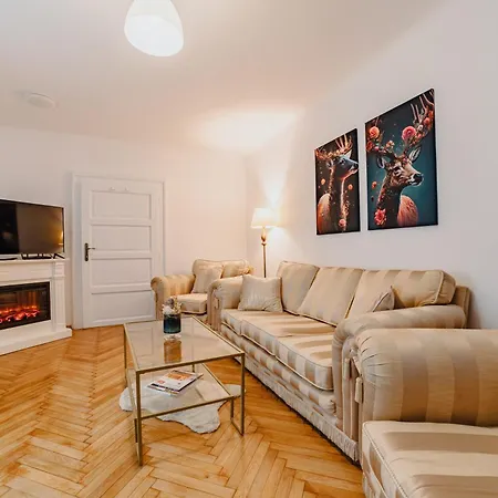 Albert Residence Old Town Premium Serviced Apartments In City Center With 24H Guest Service דירה *