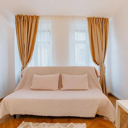 Apartment Albert Authentic Suites Brasov - Tampa View - Preferred Spa Rates & Exclusive Guest Benefits Brasov