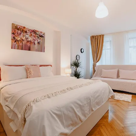 Anastasia With Parking Apartamento *