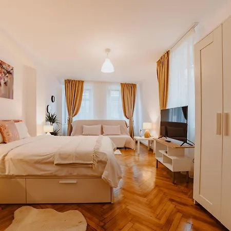 Albert Authentic Suites Brasov - Tampa View - Preferred Spa Rates & Exclusive Guest Benefits