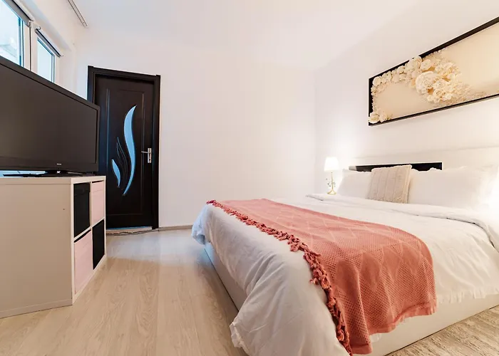 Albert Residence Old Town Premium Serviced Apartments In City Center With 24H Guest Service בראשוב