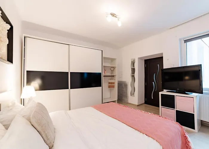 Albert Residence Brasov Historical City Center Premium Apartments & Complimentary Parking *