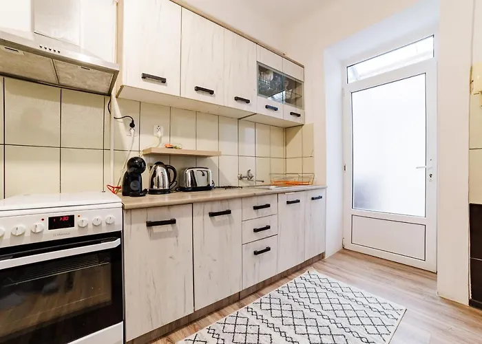 Albert Residence Old Town Premium Serviced Apartments In City Center With 24H Guest Service דירה בראשוב