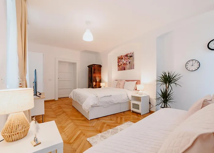 Albert Residence Old Town Premium Serviced Apartments In City Center With 24H Guest Service בראשוב