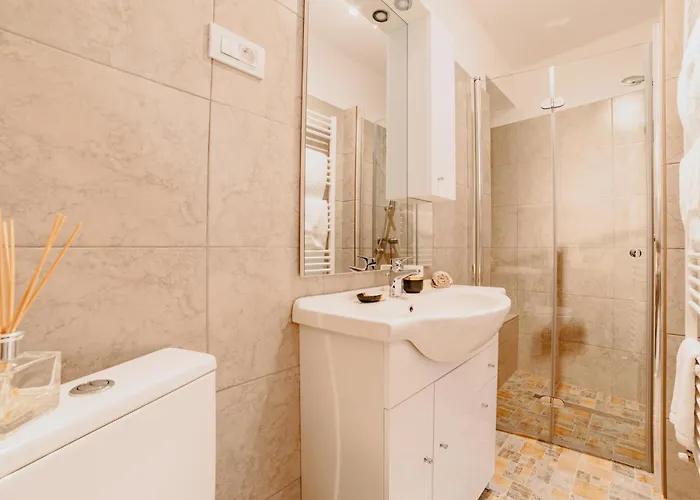 Albert Residence Old Town Premium Serviced Apartments In City Center With 24H Guest Service דירה בראשוב