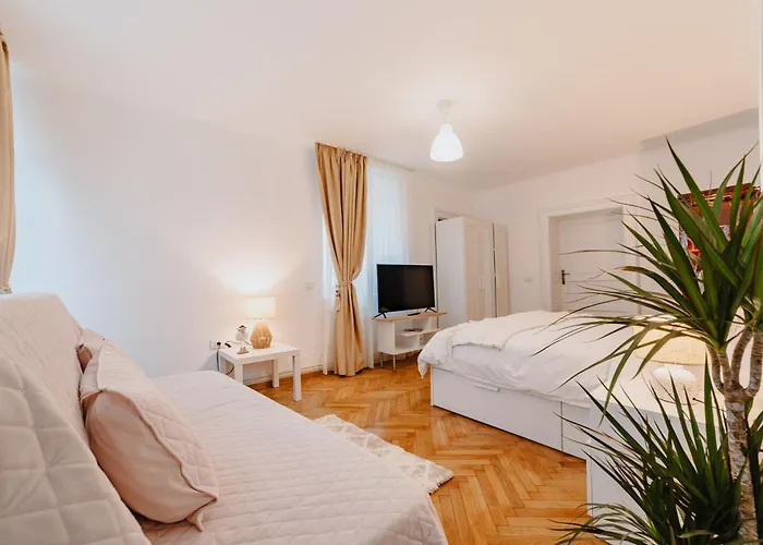 Albert Residence Old Town Premium Serviced Apartments In City Center With 24H Guest Service
