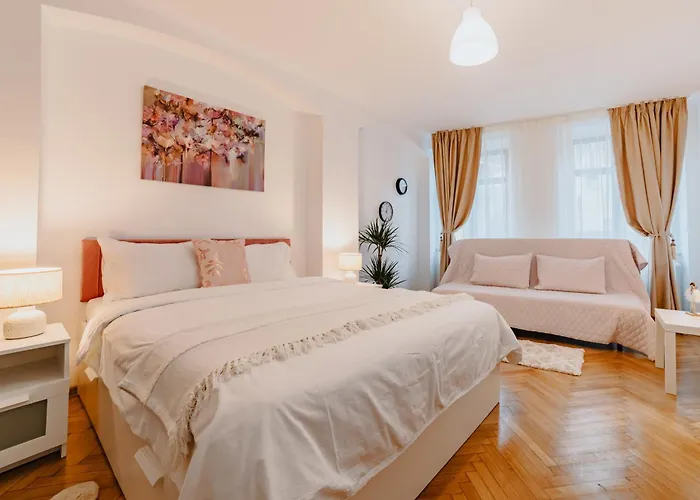 Albert Residence Old Town Premium Serviced Apartments In City Center With 24H Guest Service דירה *